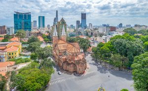oitsa-encantos-vietnam-basilica-notre-dame-hochiminh-vietnam
